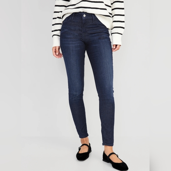 Old navy Rockstar mid rise jeans - Picture 1 of 3